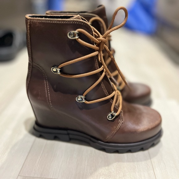 NIB Sorel Joan of Arctic Wedge III waterproof Lace boot Hazelnut/Blackened Brown - Picture 4 of 14